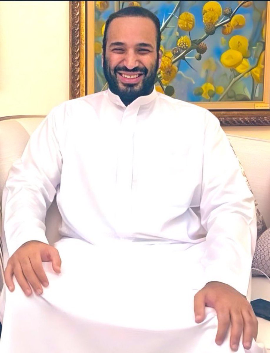 L___A11's tweet photo. -
#ولي_العهد_الأمير_محمد_بن_سلمان 
ضحكة سيدي  تحمل بين طياتها هيبة القائد وبساطة الإنسان
فيها سكينة الوطن، وطمأنينة الشعب، وابتسامة المستقبل
ضحكته ليست مجرد لحظة عابرة، بل إشراقة أمل تزرع التفاؤل في القلوب، وتؤكد أن السعودية تسير بخطى واثقة نحو المجد بقيادة مُلهمة.🇸🇦

#إبريل ..™️ https://t.co/6Pd9sSK3mk