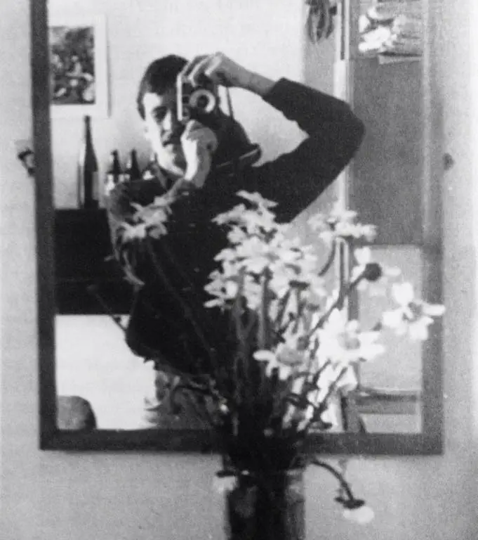themothmagazine's tweet image. ❛ It is thanks to my evening reading alone that I am still more or less sane.
German writer W. G. Sebald, born #OTD in 1944.
Happy Sunday everyone! Time to grab a book...