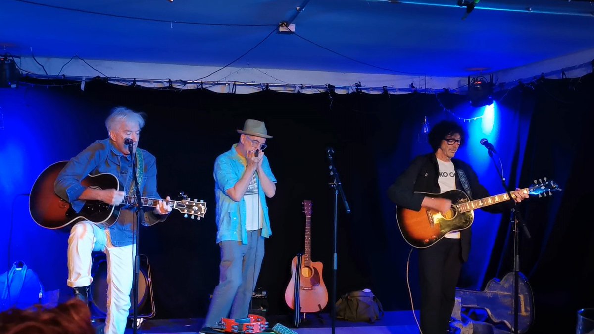 gibsons59's tweet image. The Bluebells at the Cumberland Arms, Newcastle @R0Poem