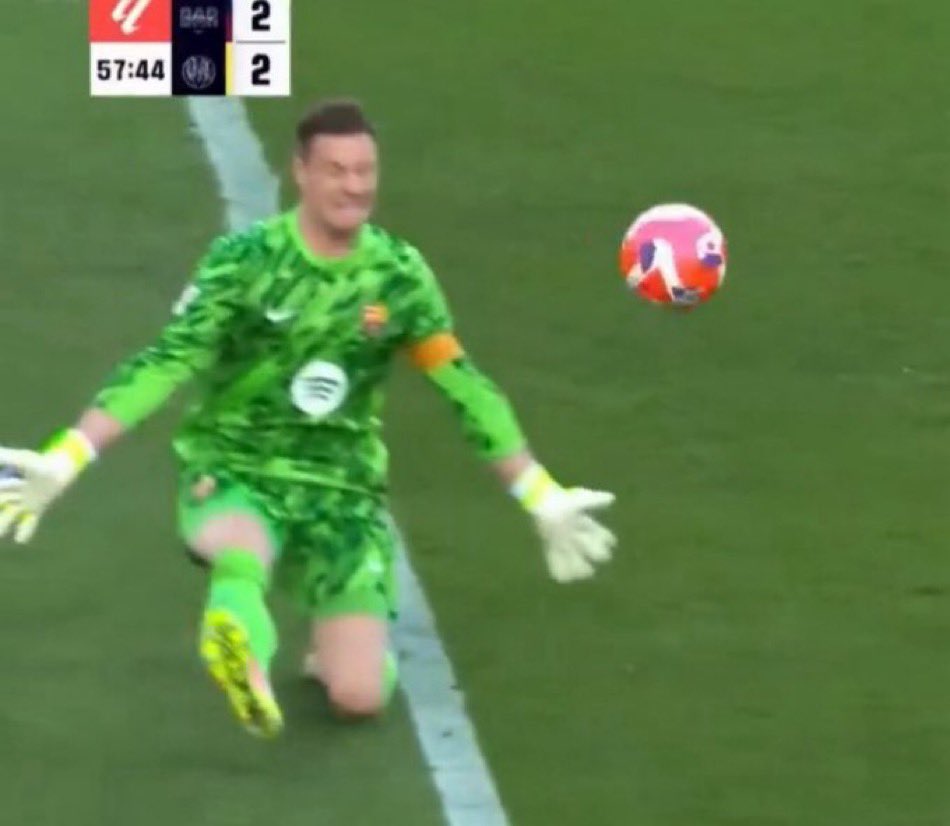 TeaKupps's tweet image. When will it end Robbie