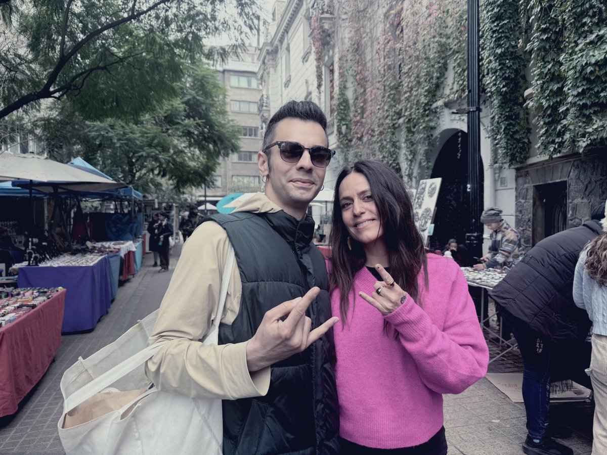 What a nice surprise running into such phenomenal actress <a href="/itziarituno/">Itziar Ituño</a> in these beautiful streets of Chile 🇨🇱 <a href="/lacasadepapel/">La casa de papel - BERLÍN</a> <a href="/netflix/">Netflix</a> #LaCasaDePapel #ItziarItuno #MoneyHeist