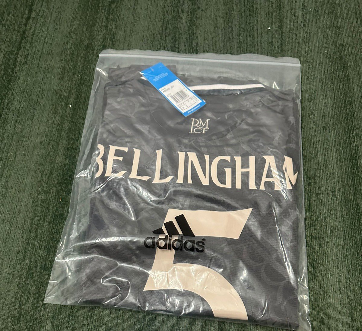 🚨 SORTEO INTERNACIONAL 🚨

🤍 Con motivo del gol de Jude Bellingham vamos a sortear su camiseta 🤍

Requisitos:
- Dar RT al tweet 
- Seguir a <a href="/Ctinfo_17/">Ctinfo_17</a> y a <a href="/AdriRM33/">REAL MADRID FANS 🤍</a>
- Mencionar a un amigo/a

El ganador se dará mañana 🍀