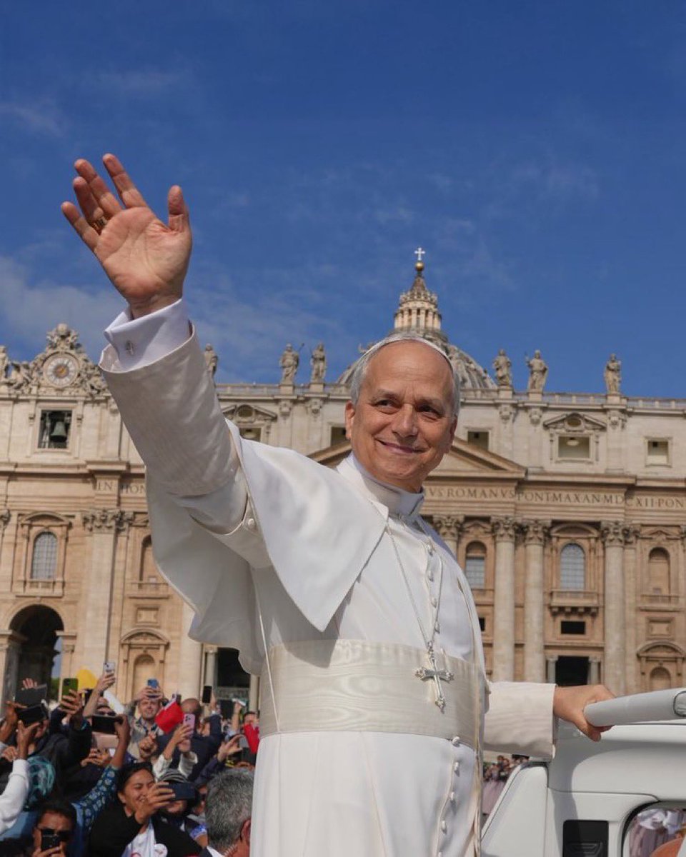 VaticanReportIt's tweet image. Pontifex Maximus

#LeoneXIV #LeoXIV