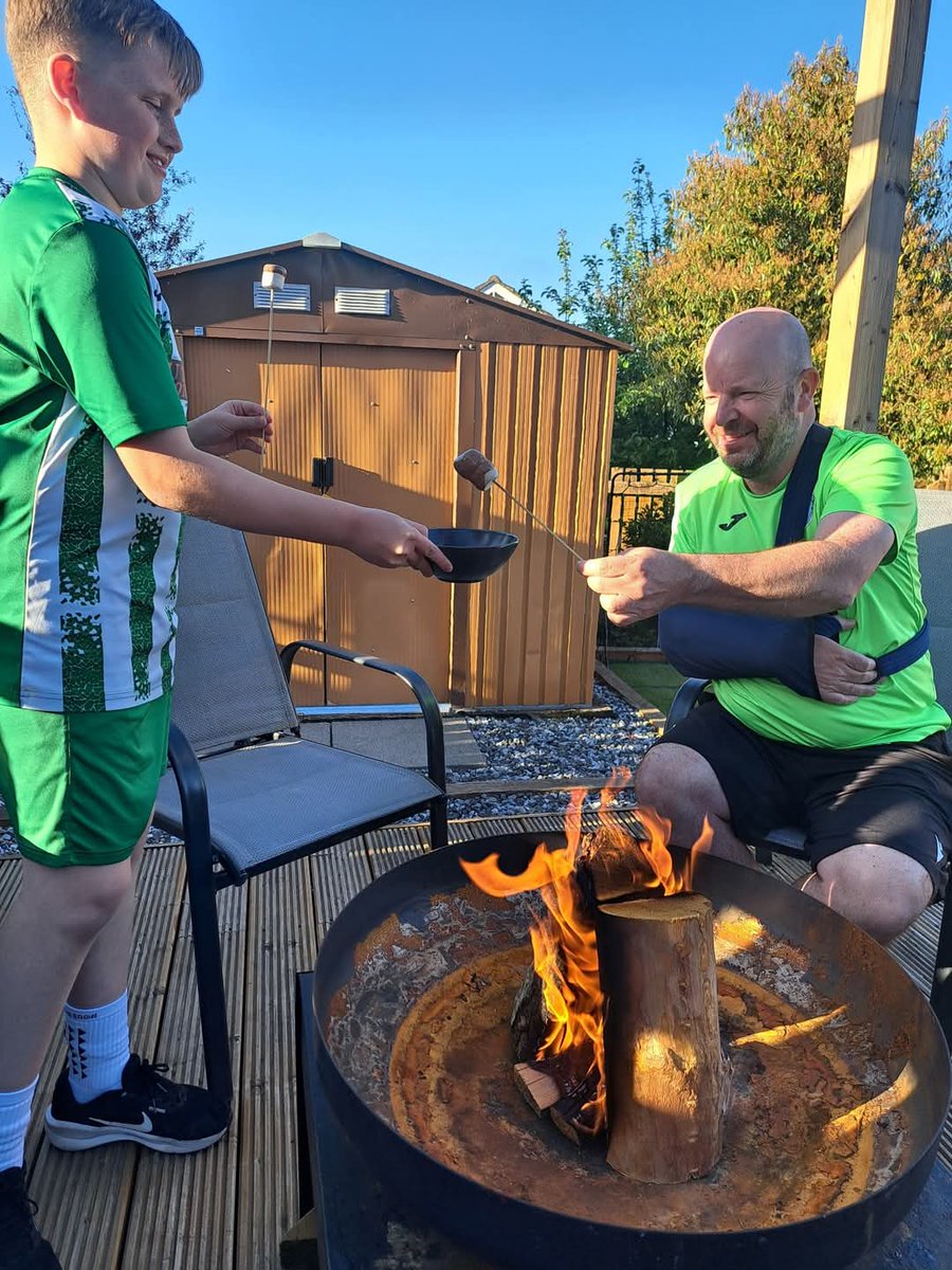 kotr76's tweet photo. Nice night for the firepit and toasted Marshmallows dipped in chocolate.

And the wife wonders why the boys are now hyper..... https://t.co/3RYPjatCtQ