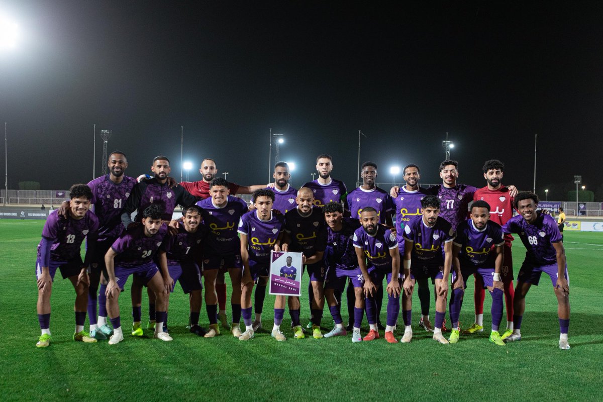 BukiryahFC's tweet photo. 📸| لاعبو البنفسجي يدعمون مشعل ساني قبل بداية المباراة 💜

سلامات يا مشعل، وترجع أقوى إن شاء الله 🙏

#البكيرية_جدة
#نادي_البكيرية | #دوري_يلو https://t.co/rrbWsA66WQ