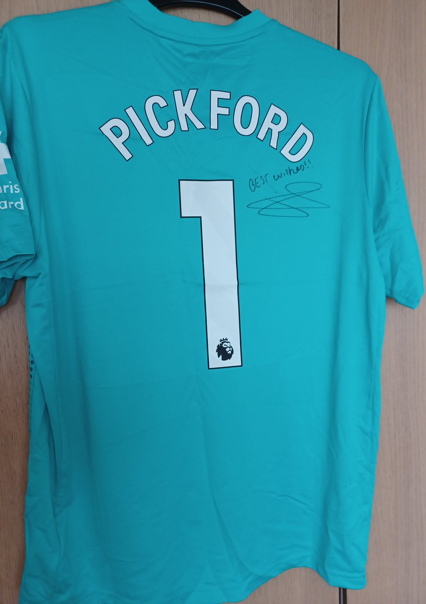 Cheshire Lines FC (@cheshirelinesfc) on Twitter photo Time to ramp up ticket sales, please 🙏
£2 per ticket, buy 5, and get 1 free!
100% genuine autographed merchandise!
Please share & DM us for tickets.
Will look great framed on your wall or in your office!
<a href="/lpoolfl/">Liverpool Football League</a>
<a href="/TheCheshCC/">CheshirelinesCC</a> Time to ramp up ticket sales, please 🙏
£2 per ticket, buy 5, and get 1 free!
100% genuine autographed merchandise!
Please share & DM us for tickets.
Will look great framed on your wall or in your office!
<a href="/lpoolfl/">Liverpool Football League</a>
<a href="/TheCheshCC/">CheshirelinesCC</a>