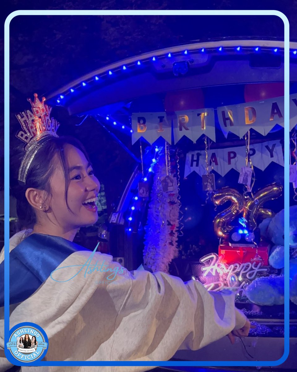 ashlingsofc's tweet photo. Cheers to our birthday girl, ashtine🎂

What a beautiful salubong surprise all thanks to Ate Jane and her two lovely friends who made the night unforgettable! ✨

Your smile lit up the whole room, Ashtine. We’re so lucky to celebrate you. 🥹💙 https://t.co/wQNxpmGcHK