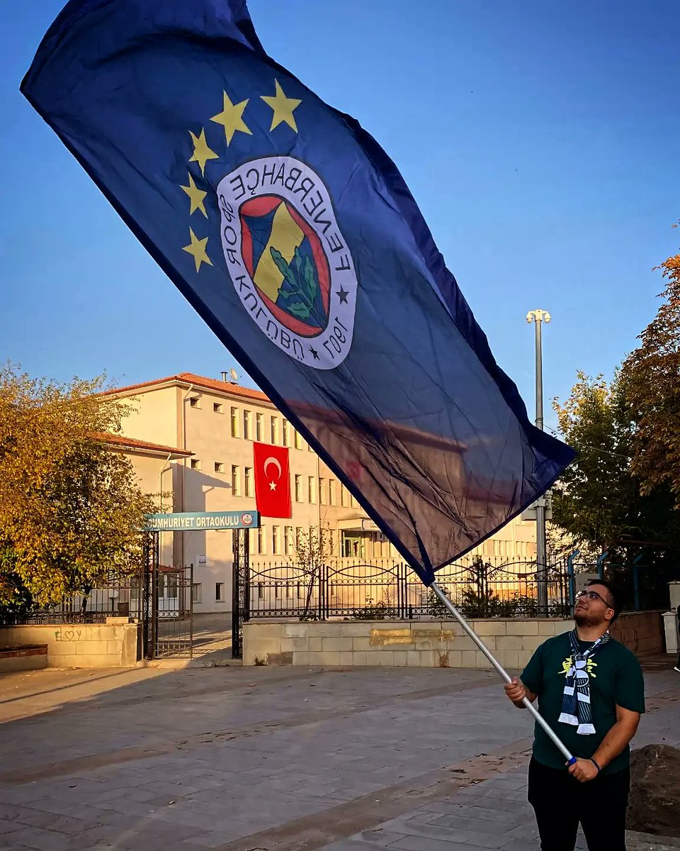 SENİ SEVMEYİ AĞIR ÖDÜYORUM.