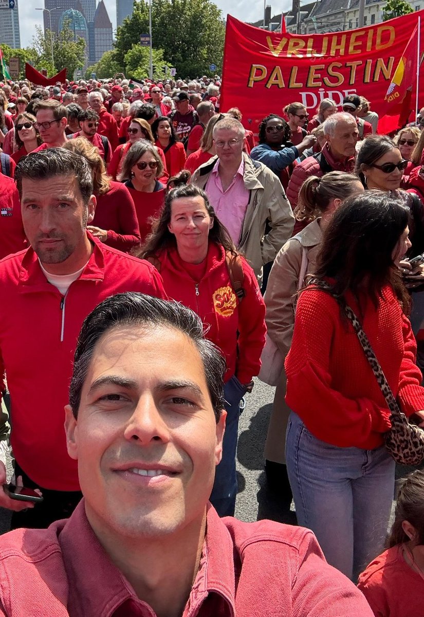 Rob Jetten wil vrijheid. Super!
Alleen niet voor zijn eigen volk!
Die stort hij de energie-armoede in, wilde hij opsluiten met avondklokken &amp; lockdowns en verplicht vaccineren! 

Doe een ❤️ &amp; RT als je WALGT van hypocriet Jetten!