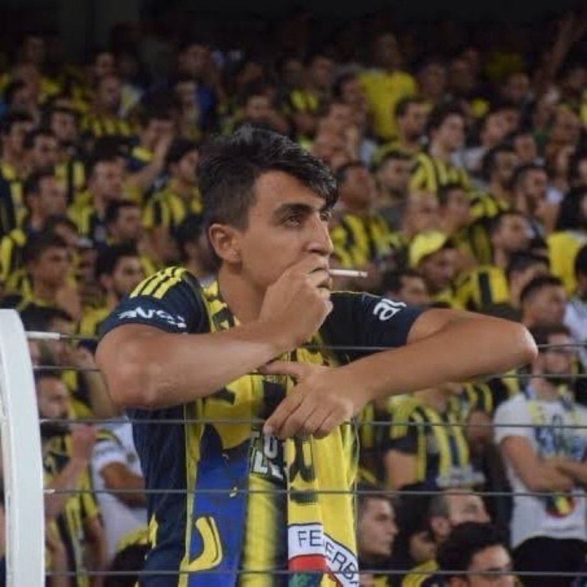 Fenerbahçe'nin 11 yıllık şampiyonluk hasreti sona erdi, hasret 12 yıla yükseldi…😎🖐️