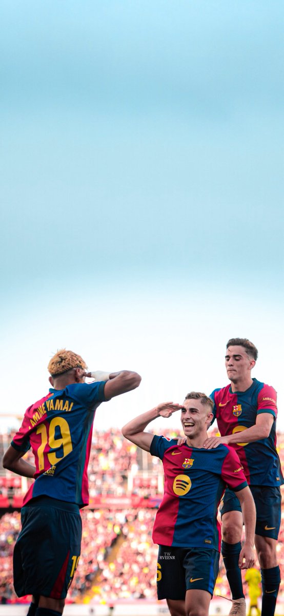 Rveenr's tweet photo. ⁴ᵏ Yamal &amp; Lopez &amp; Gavi 💙❤️✨ https://t.co/RbklLEBKre