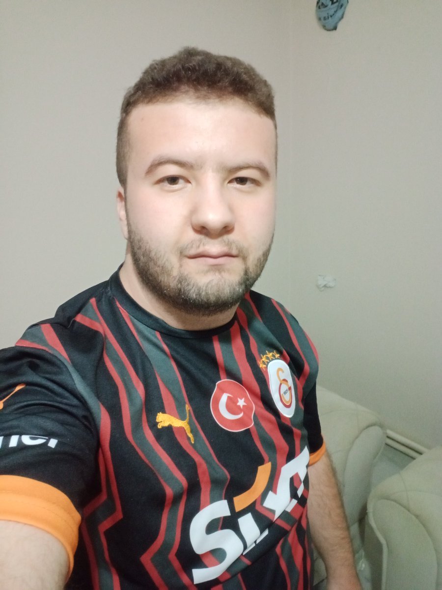Şampiyonuz 
#SampiyonGalatasaray 💛❤️🦁
