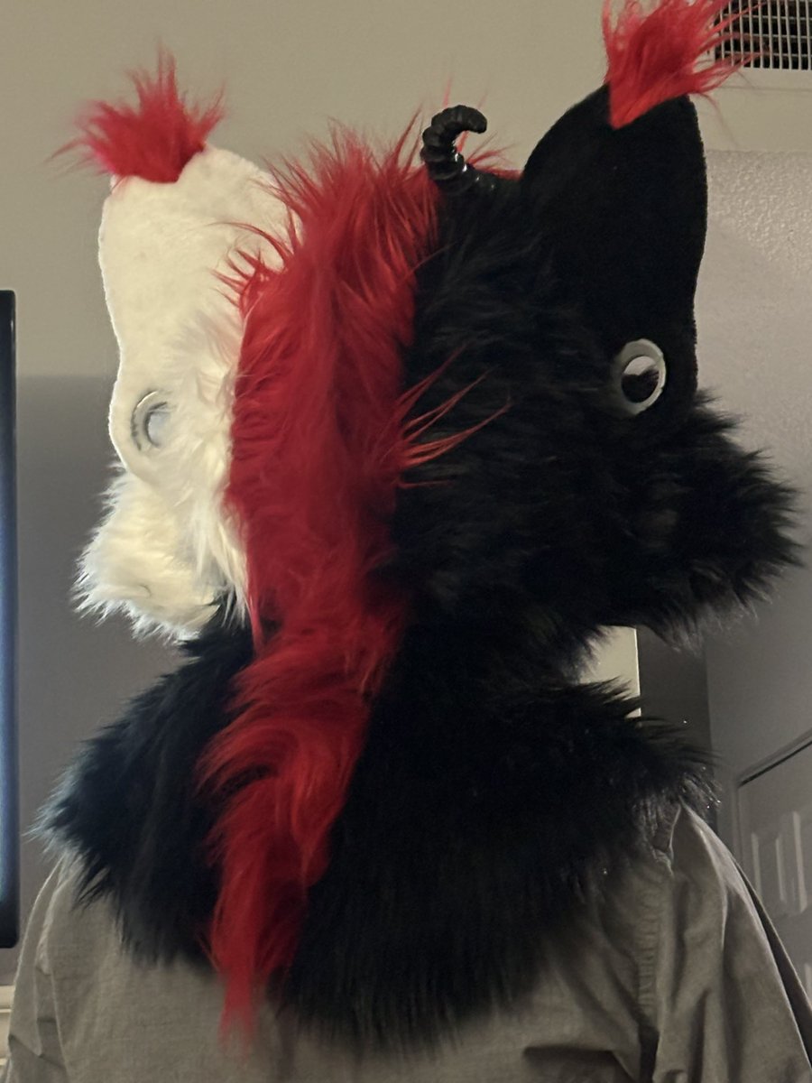 derpykittysuits's tweet image. I FINISHED HER ❤️🥺
She’s so baby and I feel like I did so good on my 3rd suit