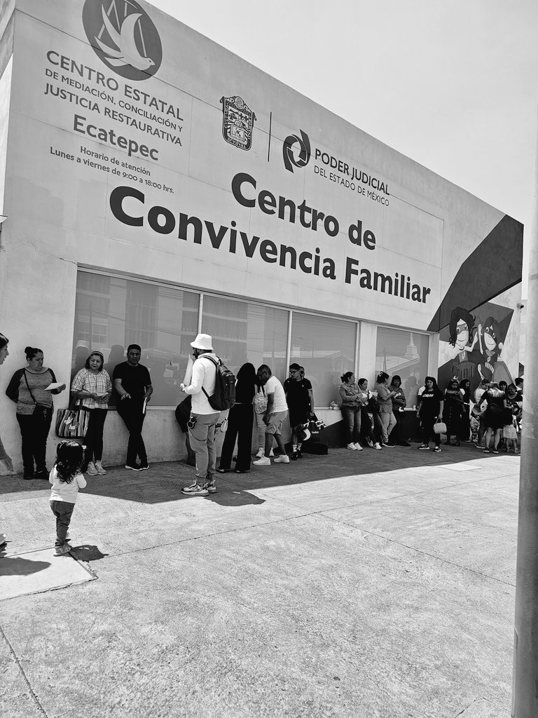IvanAlvaCortes's tweet photo. Hoy visitamos el Centro de Convivencia Familiar en Ecatepec, escuchando a las familias que cada día enfrentan procesos complejos. La justicia debe ser más cercana, humana y eficaz. 💜⚖️
#Coacalco #Tecámac #Ecatepec #JusticiaFamiliar #PoderJudicial #Vota20 https://t.co/892QhdcpOM