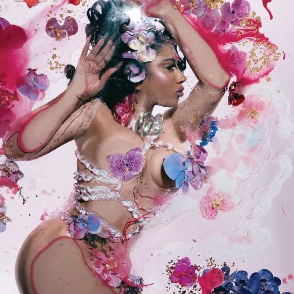“Sincerely,” is now Kali Uchis’s biggest debut in pure sales on the Billboard 200, surpassing “ORQUIDEAS”.