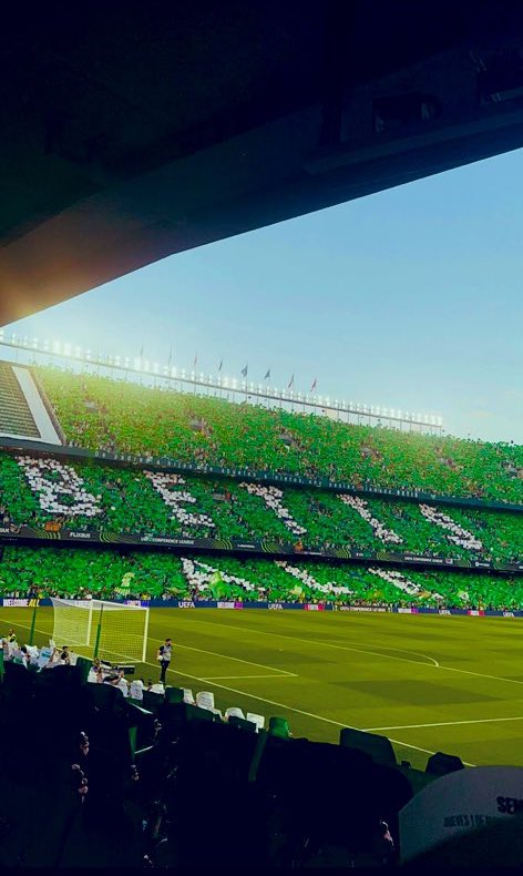 Es el momento de apoyar a esta plantilla. Del primero al último: desde Adrián a Isco, desde Ángel Ortiz a Fornals, desde Natan a Antony. Y así con TODOS. Todos y cada uno de nuestros esfuerzos deben ir en este sentido. Ya habrá tiempo para otras cosas más adelante. Lo que se