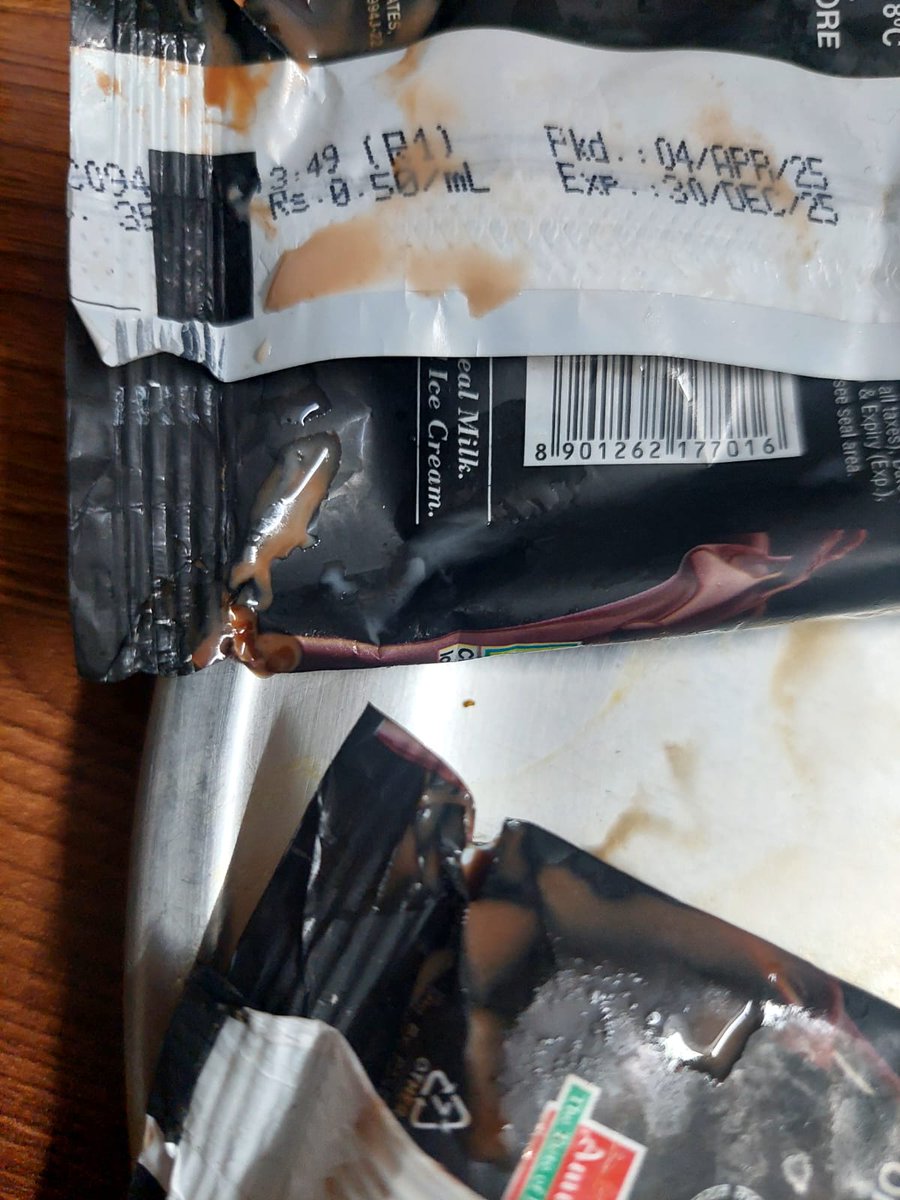 agrawalsanket1's tweet photo. @Swiggy received rat bitten icecreams from instamart store serving to ST bed Layout in Bengaluru. Not only you refused to provide full return for such a major lapse in hygience, there is absolutely no remorse on such a major issue. 
@fssaiindia @BlrCityPolice @jagograhakjago https://t.co/6JSrxGYkdx