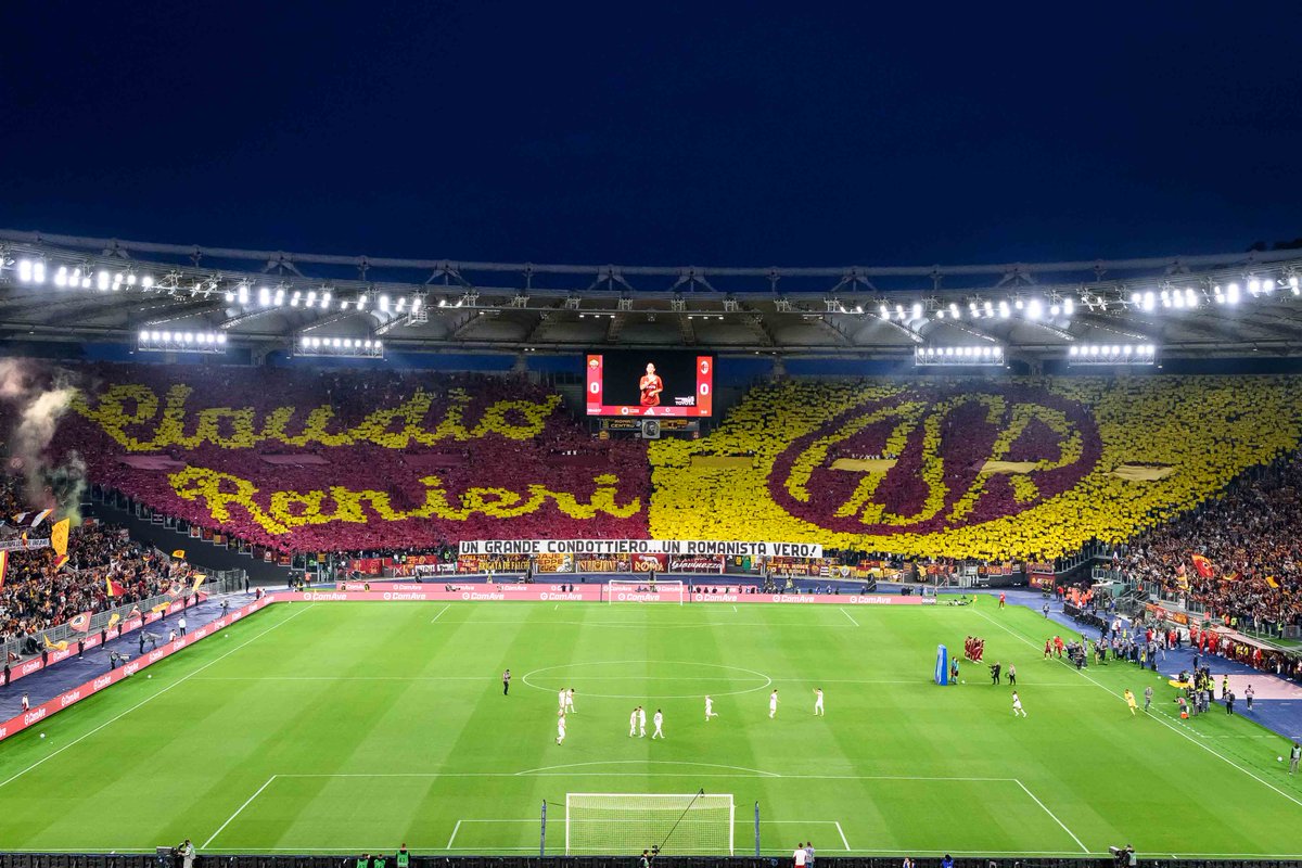 OfficialASRoma's tweet photo. Mister 💛 ❤️

#RomaMilan 1-0 https://t.co/YOt3FENytN