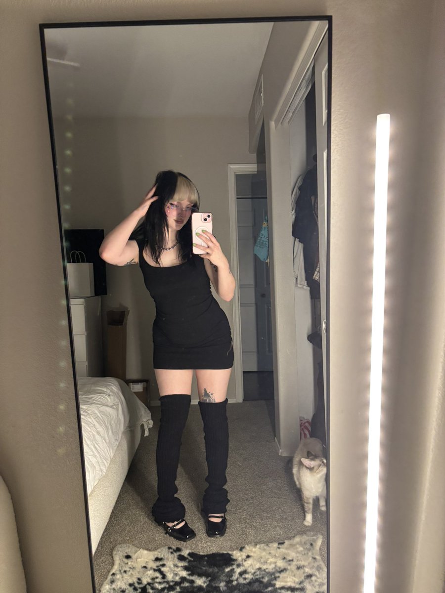 hex girl tweet media