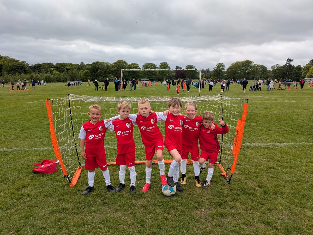 west_endfc's tweet photo. 4x4 festival fun at West End Park Hazlehead for the 2018s and 2019s. Well done to all the teams, coaches, and all the volunteers for making it a cracking day π Big thanks to Milton on The Corner for providing yummy catering.
@ScotFANorth
#funfours
#letthemplay https://t.co/JqTeWBpdXG