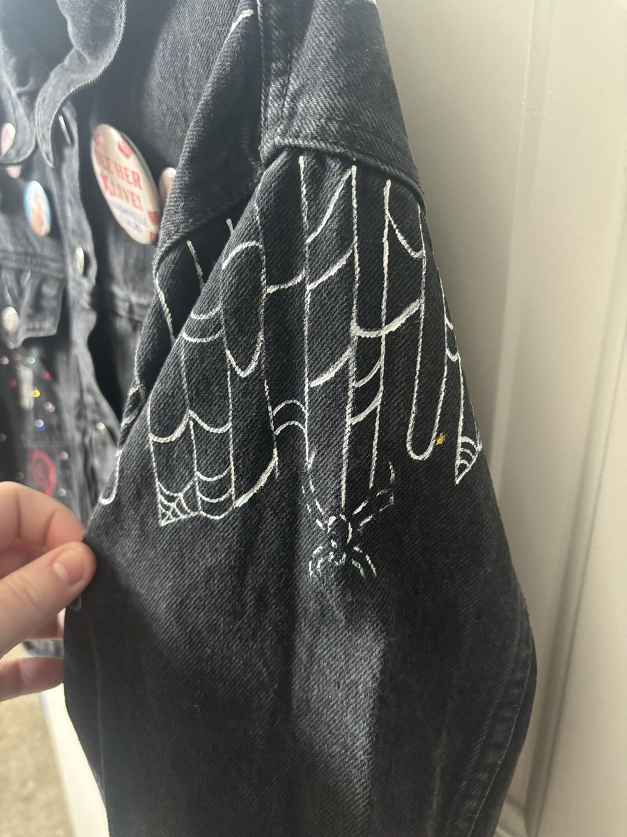 _smfstardust's tweet photo. My jacket for @halsey Nashville is DONE!! Still staying off here to avoid spoilers for the show but holy shit it’s done! The buttons I’ll be giving out at the show in addition to bracelets. I can’t wait for Wednesday!!🫶 https://t.co/F51PkgxOyt