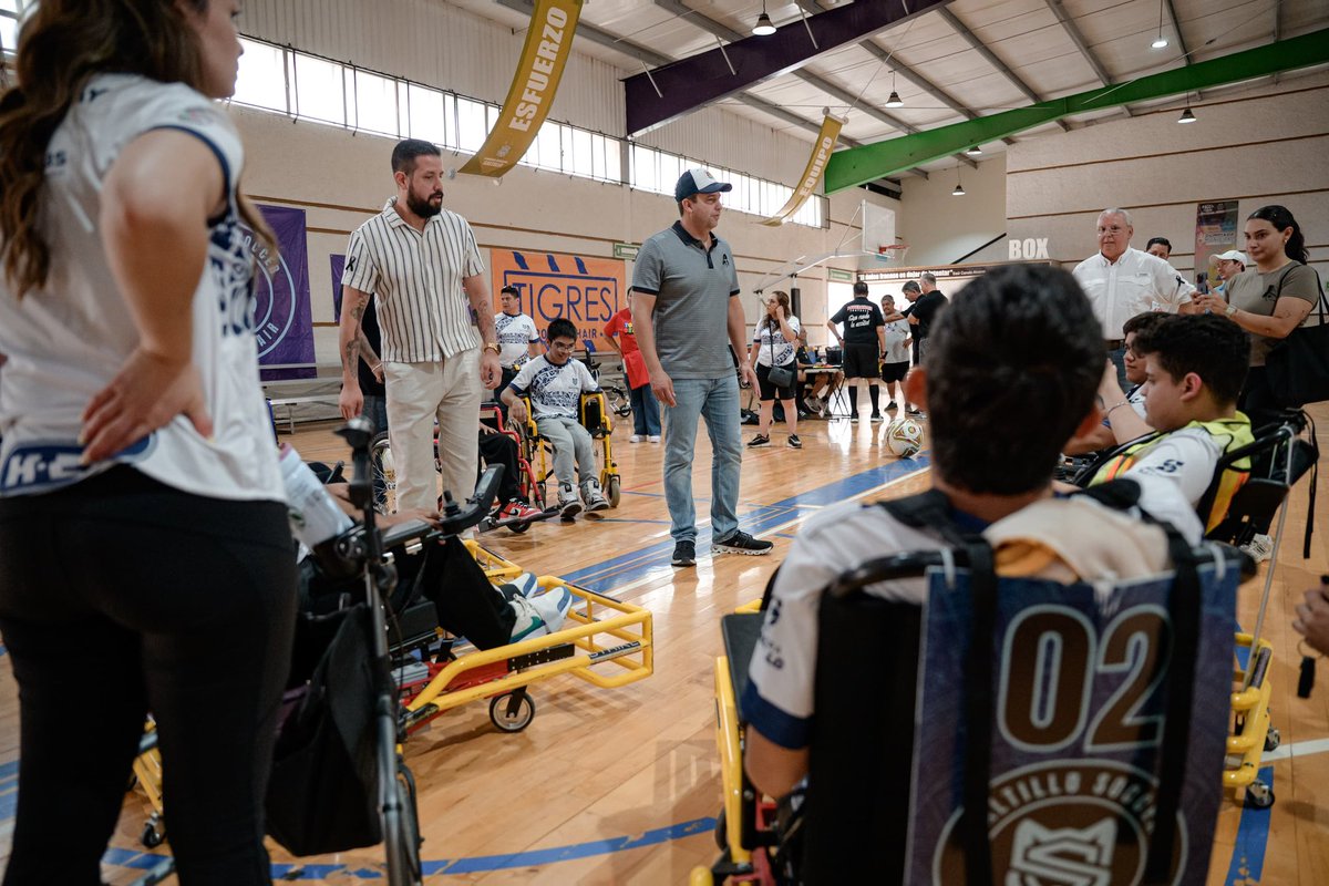 Esta mañana el alcalde <a href="/javierdiazglz/">Javier Díaz</a> asistió al juego de Powerchair Football entre Saltillo Soccer y Tigres, en donde reafirmó su compromiso de continuar trabajando en el impulso del deporte, (1/2)