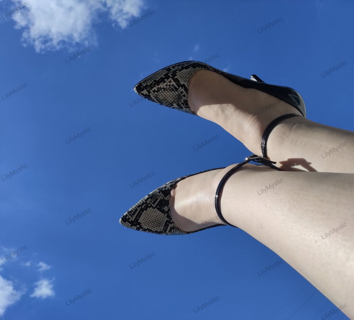 LilyMystic1906's tweet photo. Rdv en mp 💖
#feetlovers #feet #feetfrench #mymgirls #onlyfeet https://t.co/gULWM4vdt6
