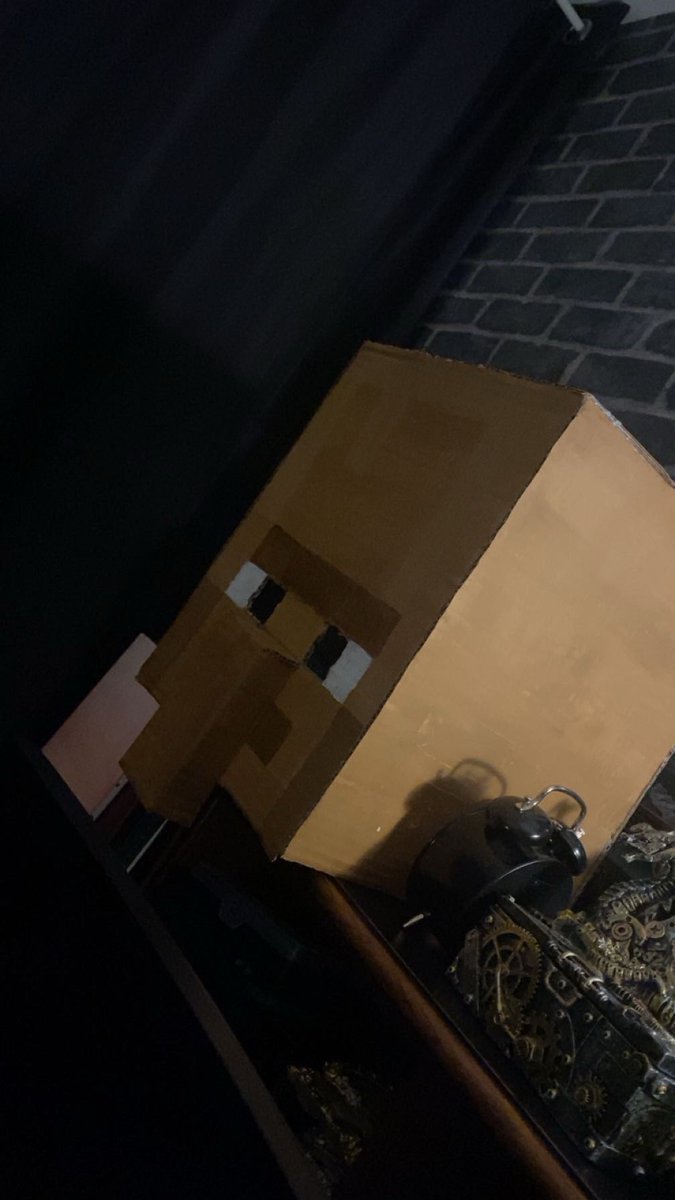 EnoraBelmont's tweet photo. Mon cosplay de villageois est vraiment incroyable !! 😂🫶
#minecraft #cosplay #cosplayer #cosplayergirls #minecraftcosplay #cosplayminecraft #convention #villager #geek #MinecraftMovie https://t.co/zyXR9tsIsI