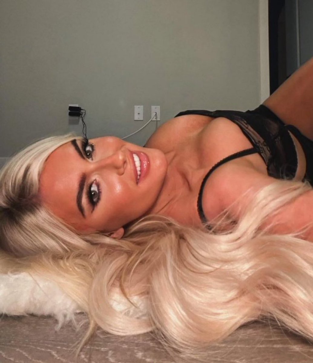 theglamqueenNXT's tweet photo. Hi 👋 https://t.co/2x0chH4px8