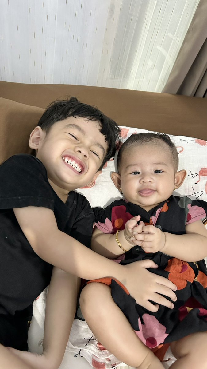 aayyyll's tweet photo. Tiap hari kerjaan cm nangis mandangin si bocil yg bentar lg bakal sering di tgl kerja🥲 worry bgt anakku ngeskip salah satu rutinitas hariannya😭 love u so much anak2 ku sehat terusss yahhh🤍🤍🤍🤍🤍🤍🤍🤍🤍🤍🤍🤍🤍🤍🤍🤍 https://t.co/ukZz24PGD2