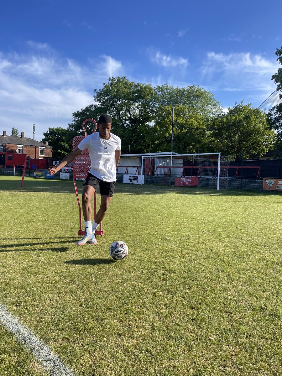 AshtonUnitedFC tweet picture