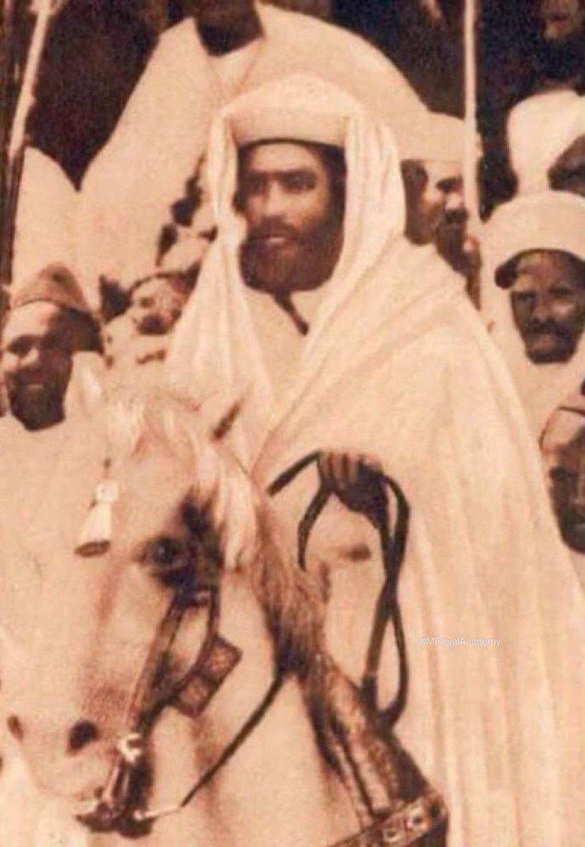 🇲🇦🇪🇺🇹🇷 | Le refus net de Hassan 1er et sa réponse lorsque les européens tentèrent de le convaincre d’adopter une tradition occidentale, décorer les étrangers de médailles :

« Nous ne sommes pas comme les Turcs, qui ont rejeté les traditions de leurs ancêtres. »