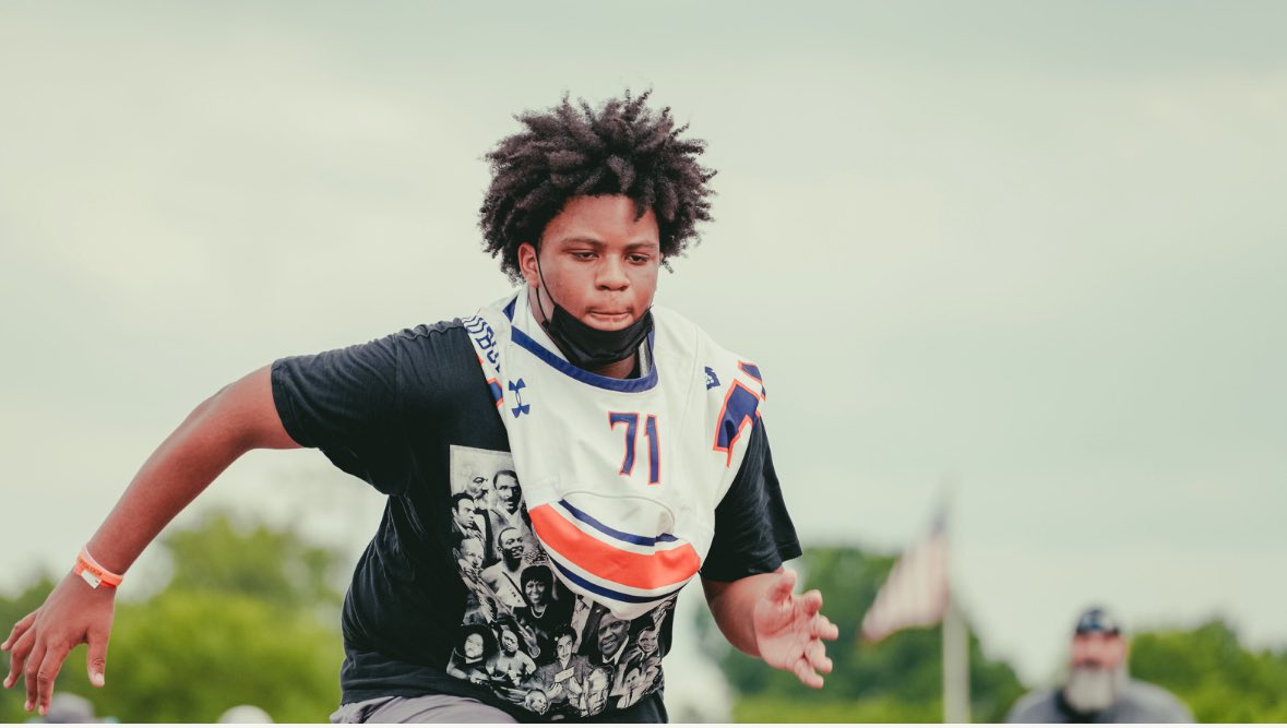 W.E.B. Dubois Academy Football (@_duboisfootball) on Twitter photo Our guys are getting better year after year. 📈🛫
#JoinThePride
📸: (IG) &shot_by_mg | (IG) <a href="/mseidt/">myriam seidt</a>.media Our guys are getting better year after year. 📈🛫
#JoinThePride
📸: (IG) &shot_by_mg | (IG) <a href="/mseidt/">myriam seidt</a>.media