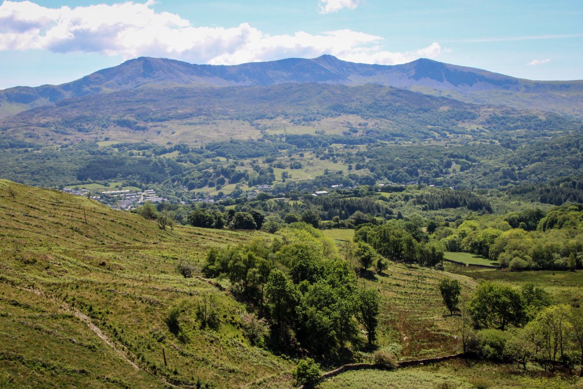 ☀️ Diwrnod godidog heddiw ym Meirionnydd ar Lwybr Cynwch - Precipice - ac ymlaen i gopa Foel Offrwm. Golygfeydd godidog.

☀️ A magnificent day today in Meirionnydd on the Cynwch Trail - Precipice - and on to the summit of Foel Offrwm. Magnificent views.