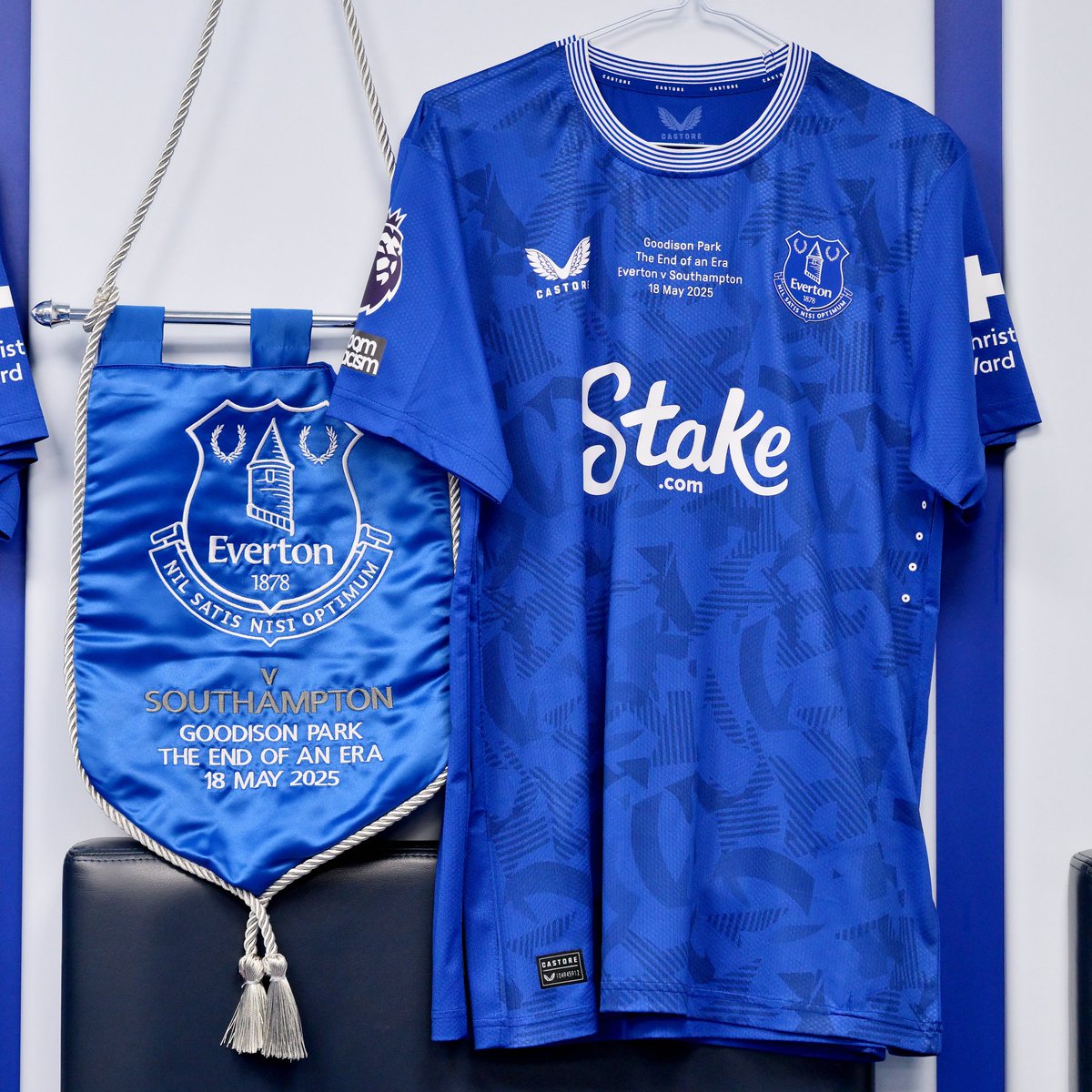 These shirts will be available for framing this week 🙌🏼

£125 with 2 photos and custom text on a plaque