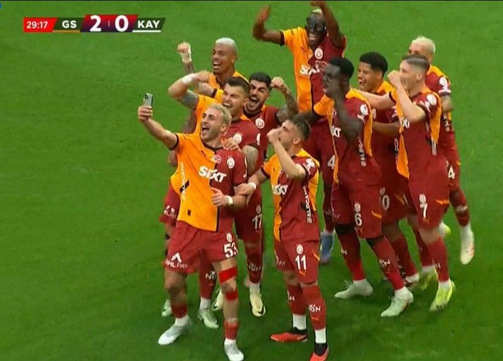 Dünyada her futbolcunun rüyasını süsleyen seksi kulüptür, 
<a href="/GalatasaraySK/">Galatasaray SK</a> ⭐⭐🌟⭐⭐