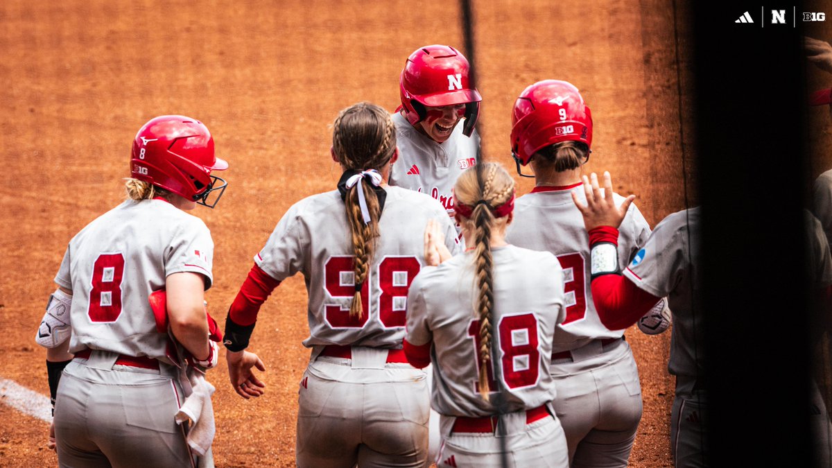 The Smash Sisters ™️💥

Bahl + Kuszak are the first duo in school history to hit 20+ home runs in the same season.