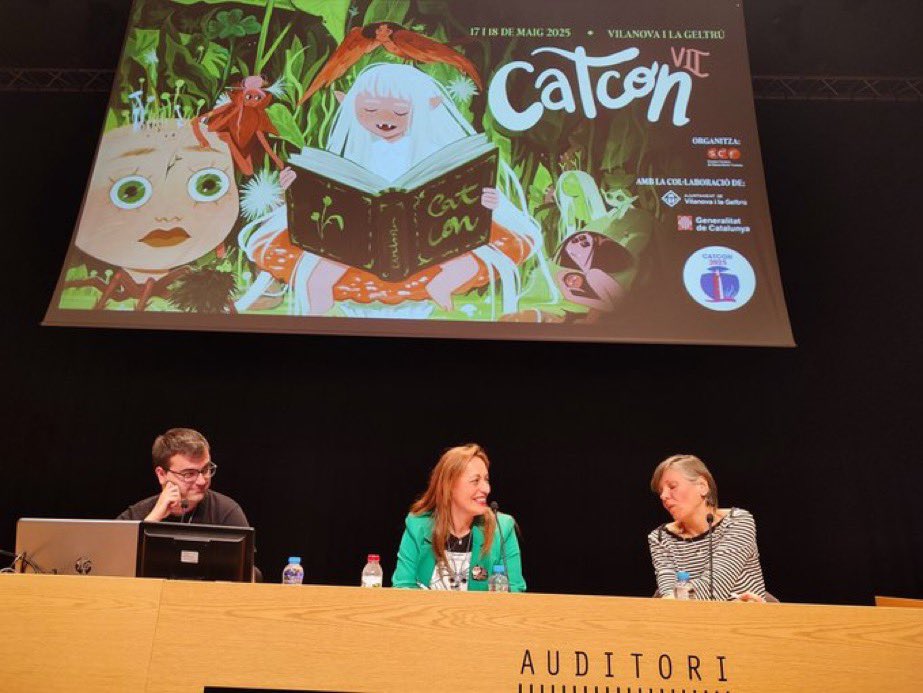 Cap de setmana intensíssim a la CatCon, de moltes emocions, de retrobar molta gent bonica, de moderar xerrades, de vendre llibres i, sobretot, de parlar moltíssim de gèneres fantàstics!