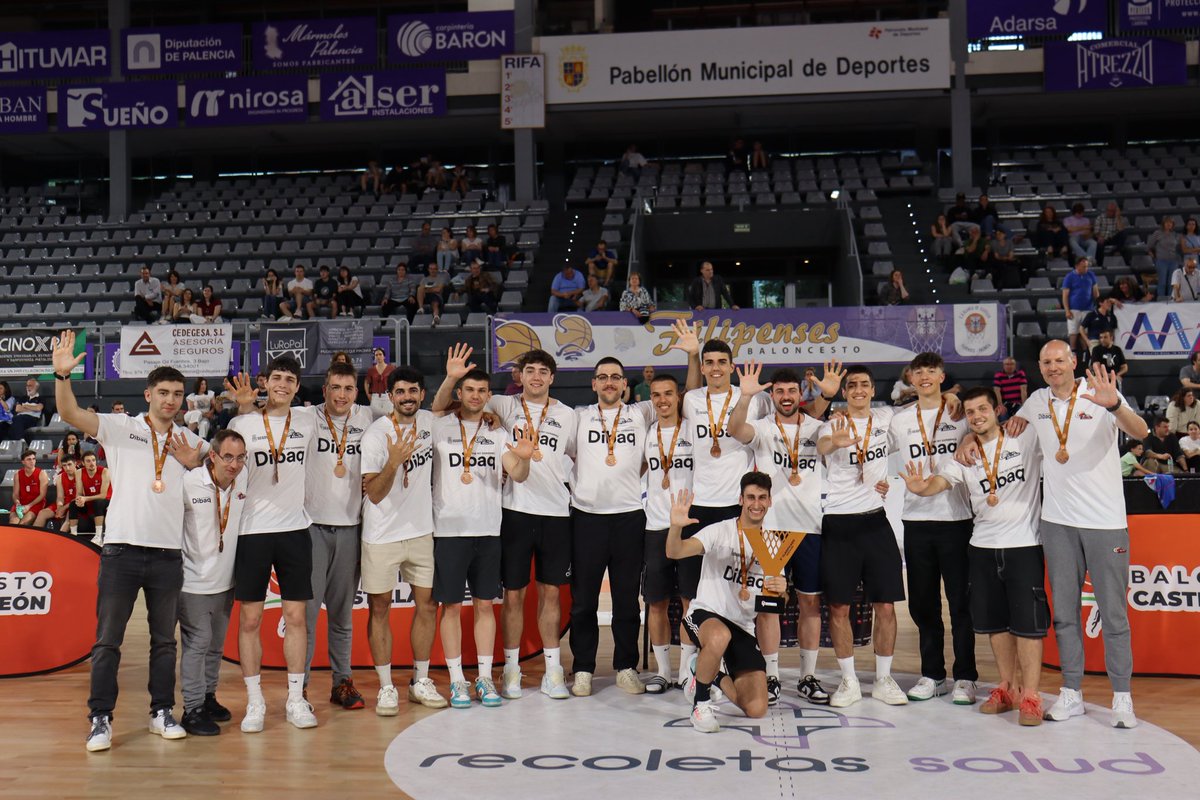 Cinco partidos consecutivos ganados en dos F4 jugadas en sólo 10 días, una única derrota en el último partido ante el equipo que ascenderá a Tercera FEB (enhorabuena, <a href="/CBReinodLeon/">Baloncesto Reino De Leon</a>)

Demostración de trabajo en equipo y compromiso.

Muy orgullosos de nuestro equipo DIBAQ CD BASE.