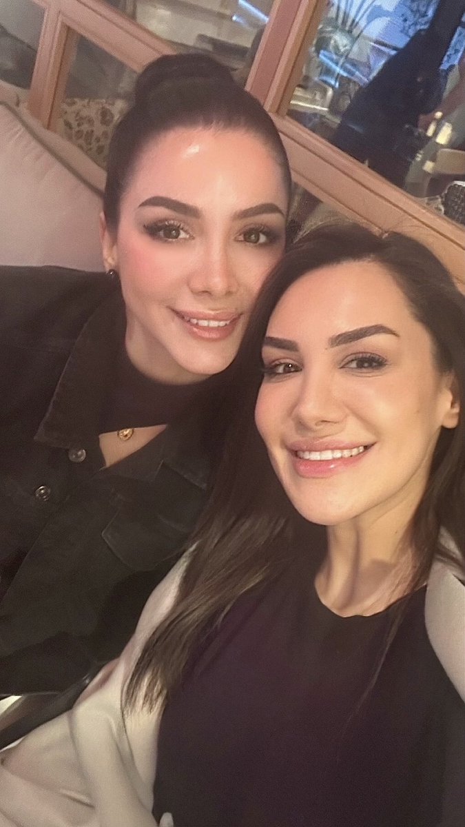 TRT’mizin başarılı spikerleri, Emre Yüncü ve Hande Koçyiğit.. Canlarımla kavuştuk. ☺️🌹