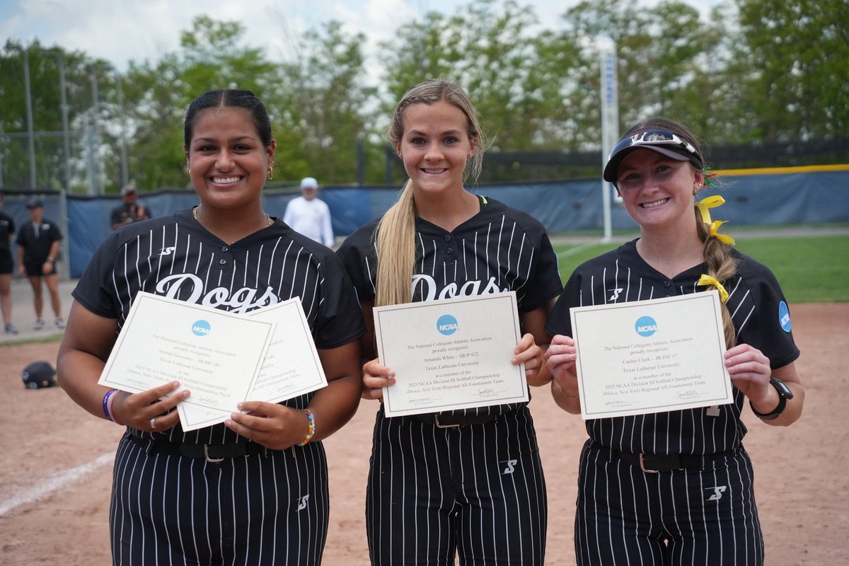 Round of applause 👏 

Congratulations to Caelee Clark, Serena Gonzalez &amp; Amanda White on being named to the Ithaca Regional All-Tournament Team &amp; to Serena for being named the Tournament’s Most Outstanding Player!

#TooLiveU | #PupsUp | #d3sb