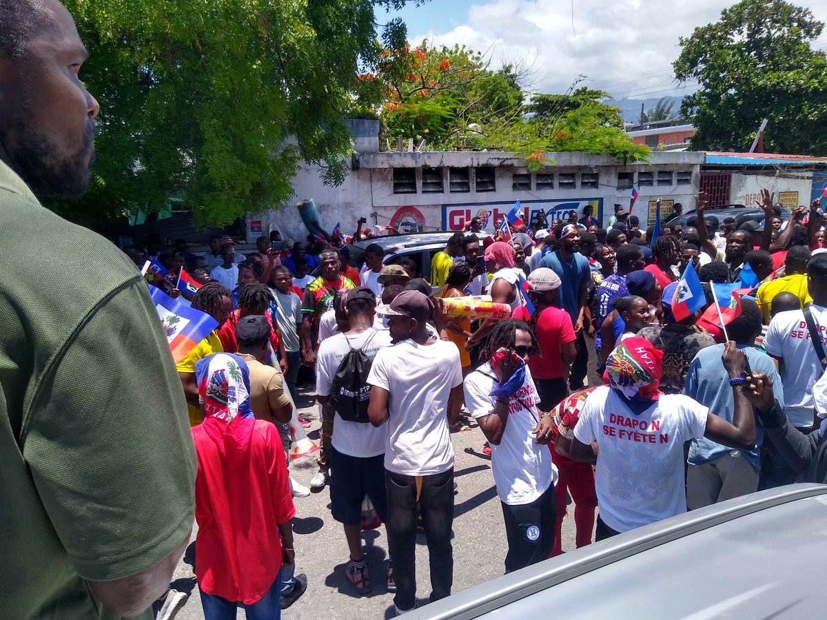 JihadMagazine's tweet image. Bonne fête du drapeau 🇭🇹🇭🇹
Avec Emergence Patriotique 
jihadmagazine10.blogspot.com/2025/05/fete-d…