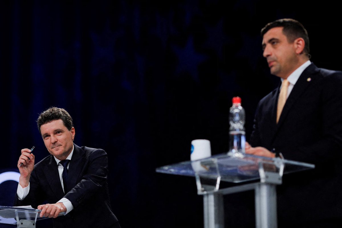 Majorianvs's tweet image. What just happened in Romania will get little attention in the American press, but it should.
A thread on the election of Nicușor Dan, which required the annulment of results, arrest of candidates, and EU/NGO-backed campaigns to install the new leader of Romania.