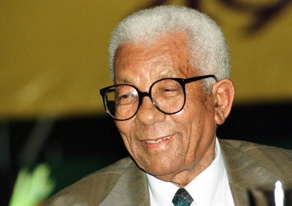 sompisi_g's tweet image. We are the soldiers of Walter Sisulu, long live the undying spirit of Xhamela.