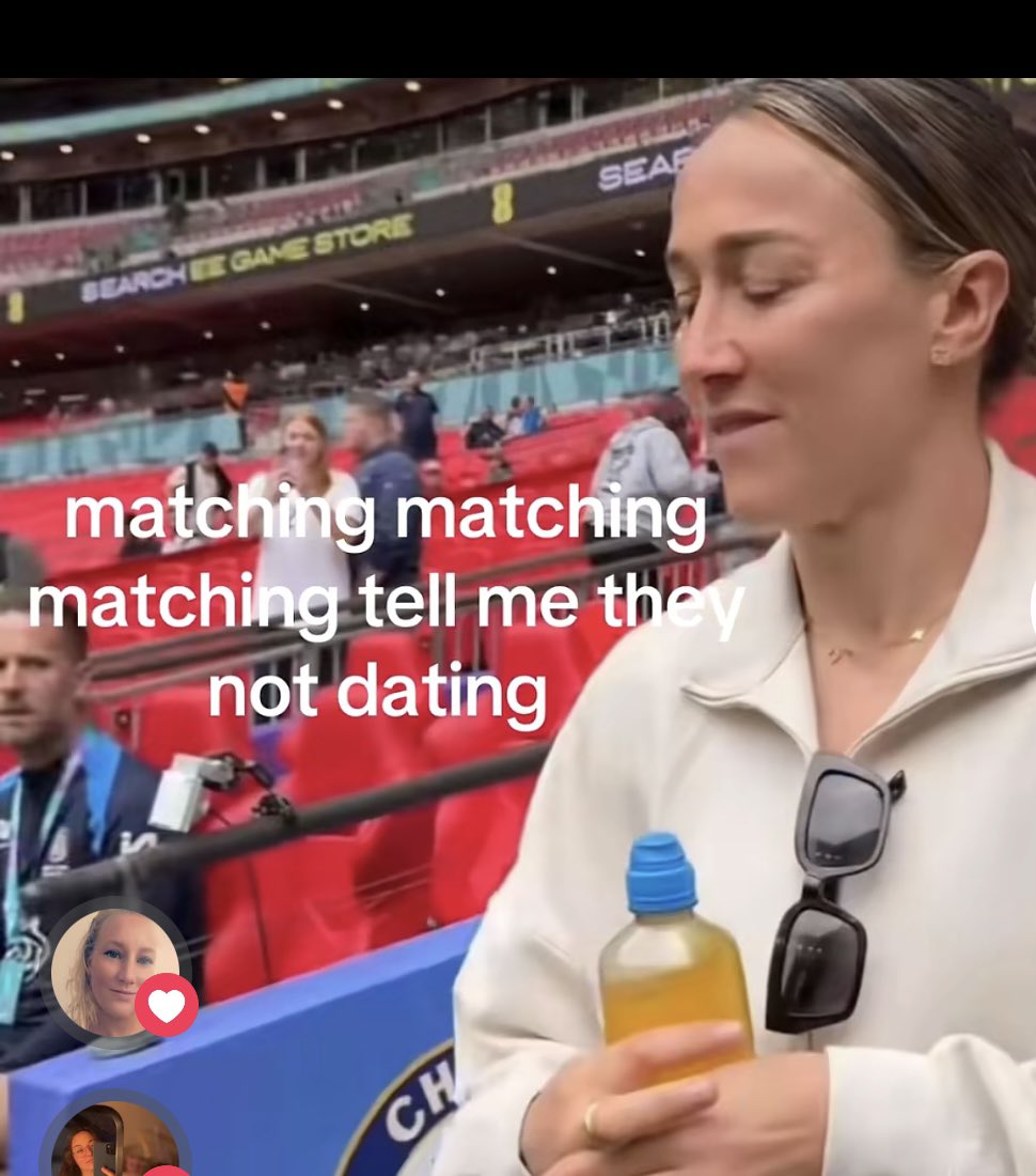 EMMAyOnaB's tweet photo. Lucy Bronze and Johanna RK MATCHING #lucybronze #Chelsea https://t.co/0lru55dsCW