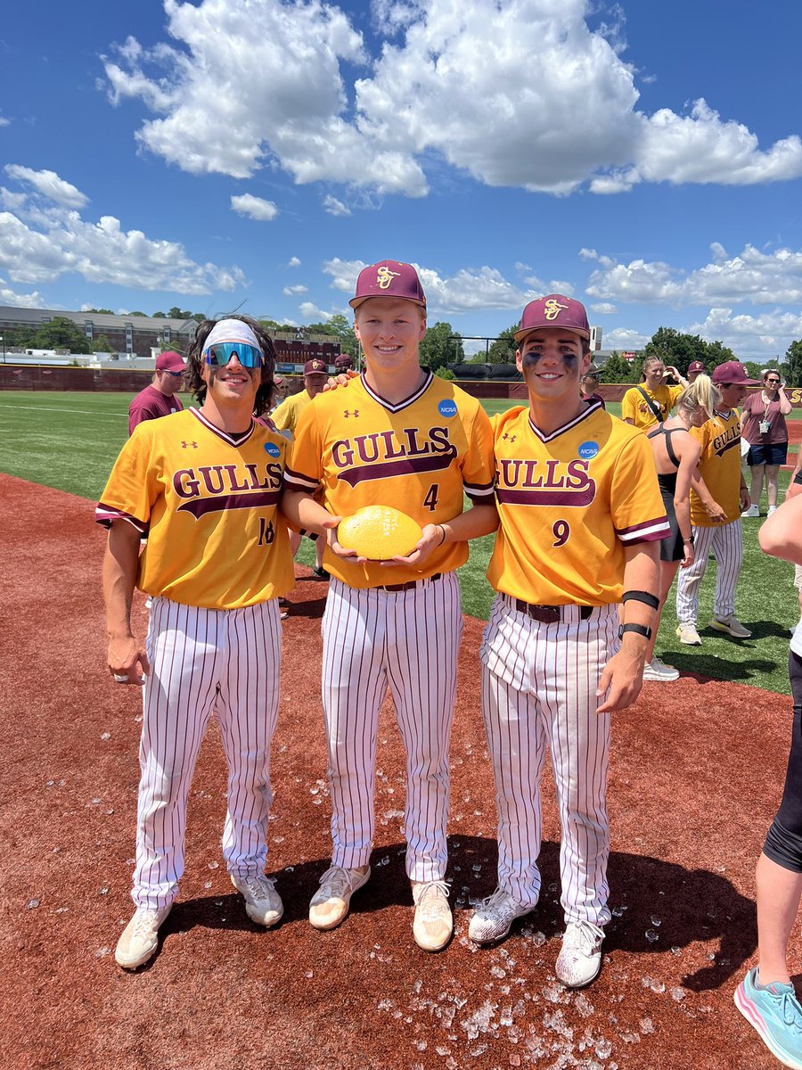 RonSiersJr's tweet image. Today’s @SalisburyBB 🪨 of the Gulls victory over Baldwin Wallace in the Regional Championship are @Coleswift16 @AidanBrinsfield @WaireTrent #SuperRegionalsNext #GoGulls @d3baseball @CoachB_ABCA