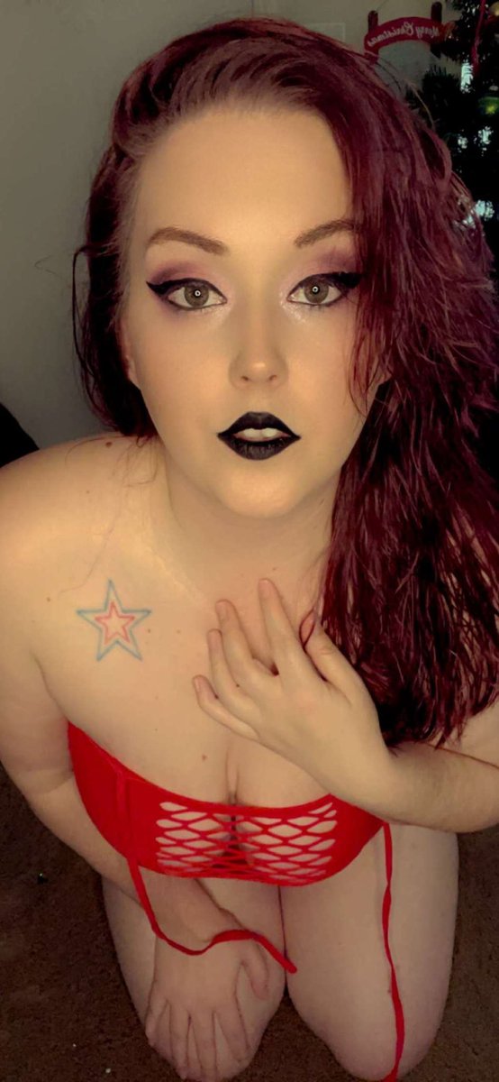 GoddessAynn's tweet photo. I could say goodnight… but I’d rather watch you squirm trying to impress me. Maybe I’ll notice you if your tribute’s cute enough. Try me, loser. #BratDomme #Findom #SpoilMe #PayPiggy #ObeyMe #SendToPlease https://t.co/6J7yR1urO3