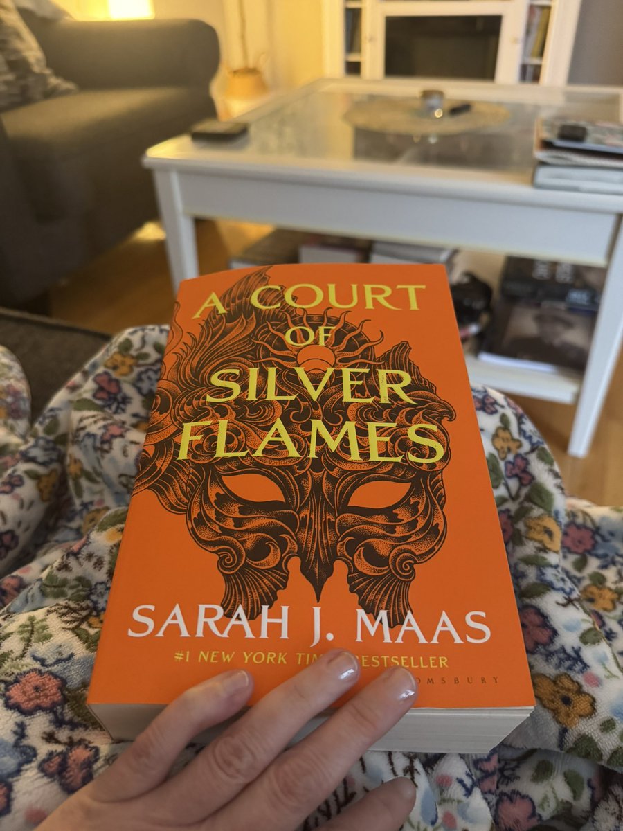 I have been stalling on starting this but I can’t wait any longer! Fingers crossed for a ACOTAR 6 release date soon 🤞
#acotar #acosf #sjm