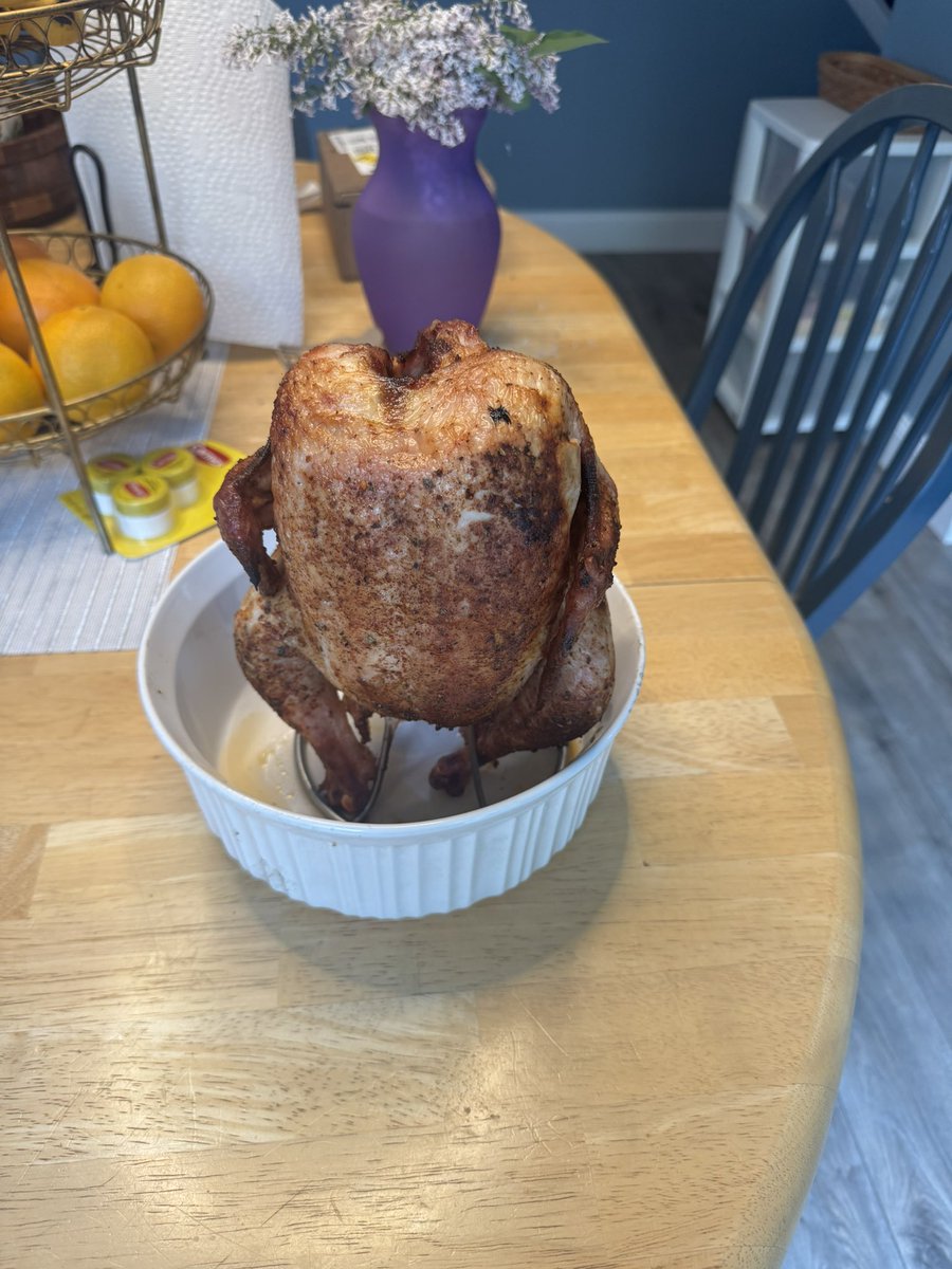 dawgsandelfs's tweet image. Roasted whole chicken on the #BigGreenEgg