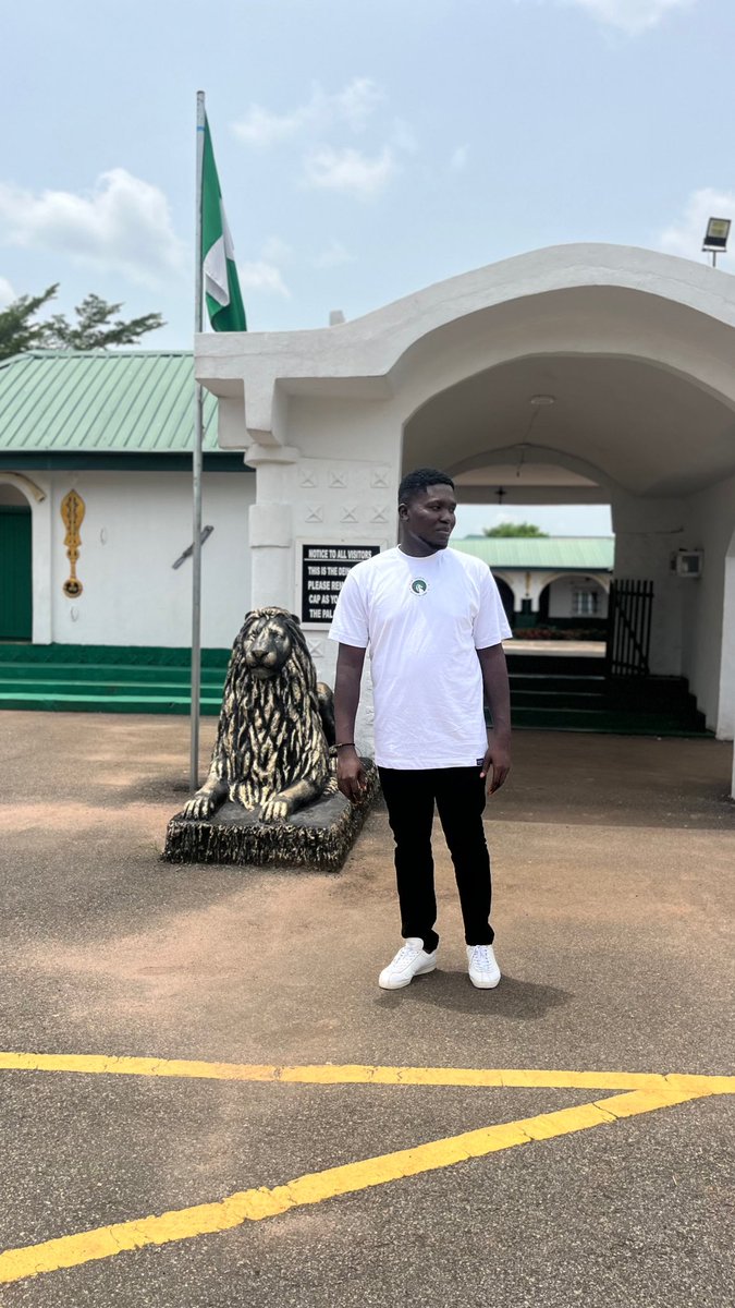 only_matthxw's tweet photo. This is just the start. As a cohort, we’re stepping beyond routine roles to engage traditional + faith leaders on grassroots health.
The Dein’s insights on drug abuse and youth engagement are already shaping our next outreach.
#YouthInHealth #CommunityHealth #SWApNigeria #NHF2025 https://t.co/43hJVLFnfO